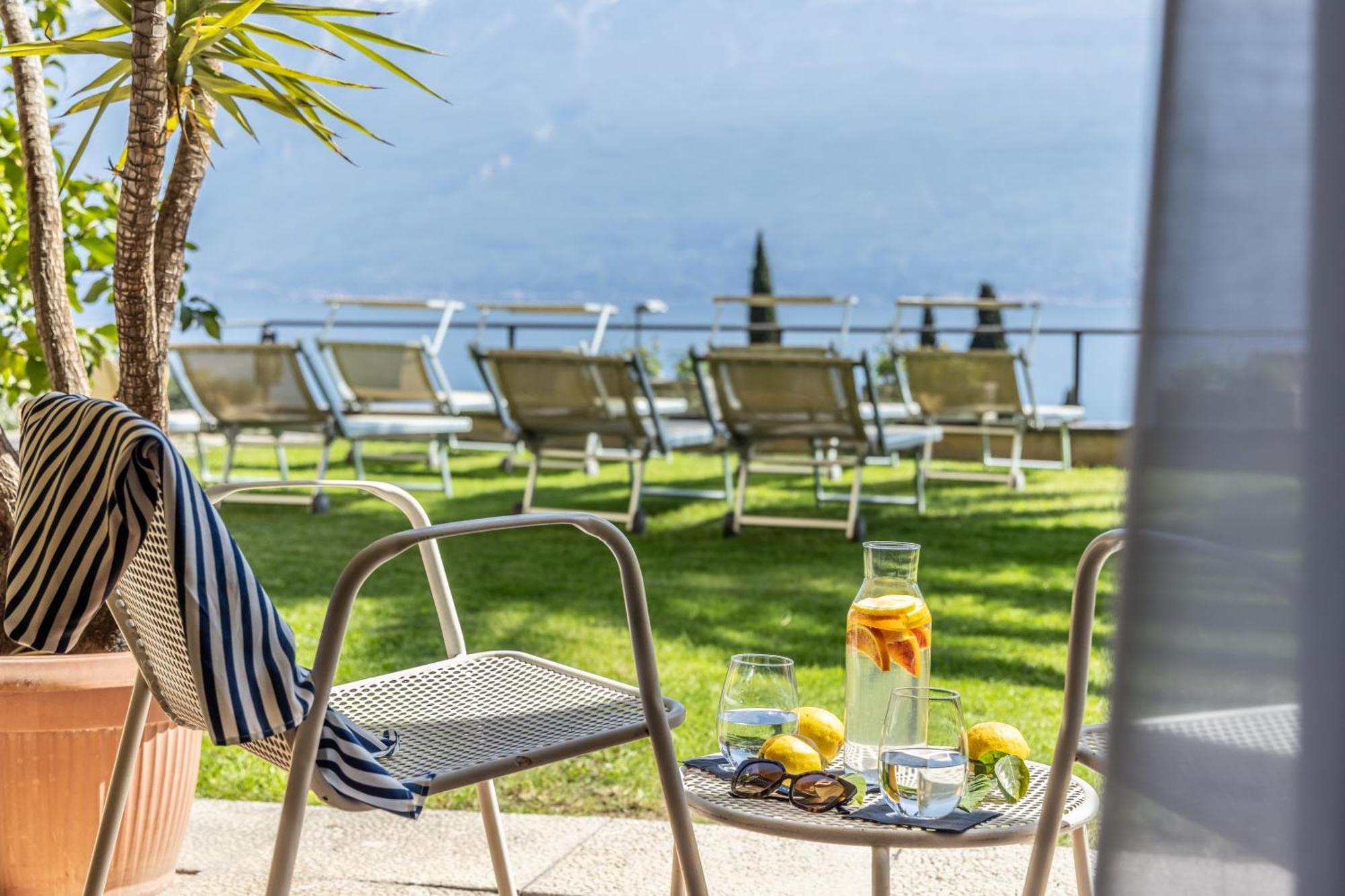 Hotel Meandro - Lake View Gargnano Exterior photo