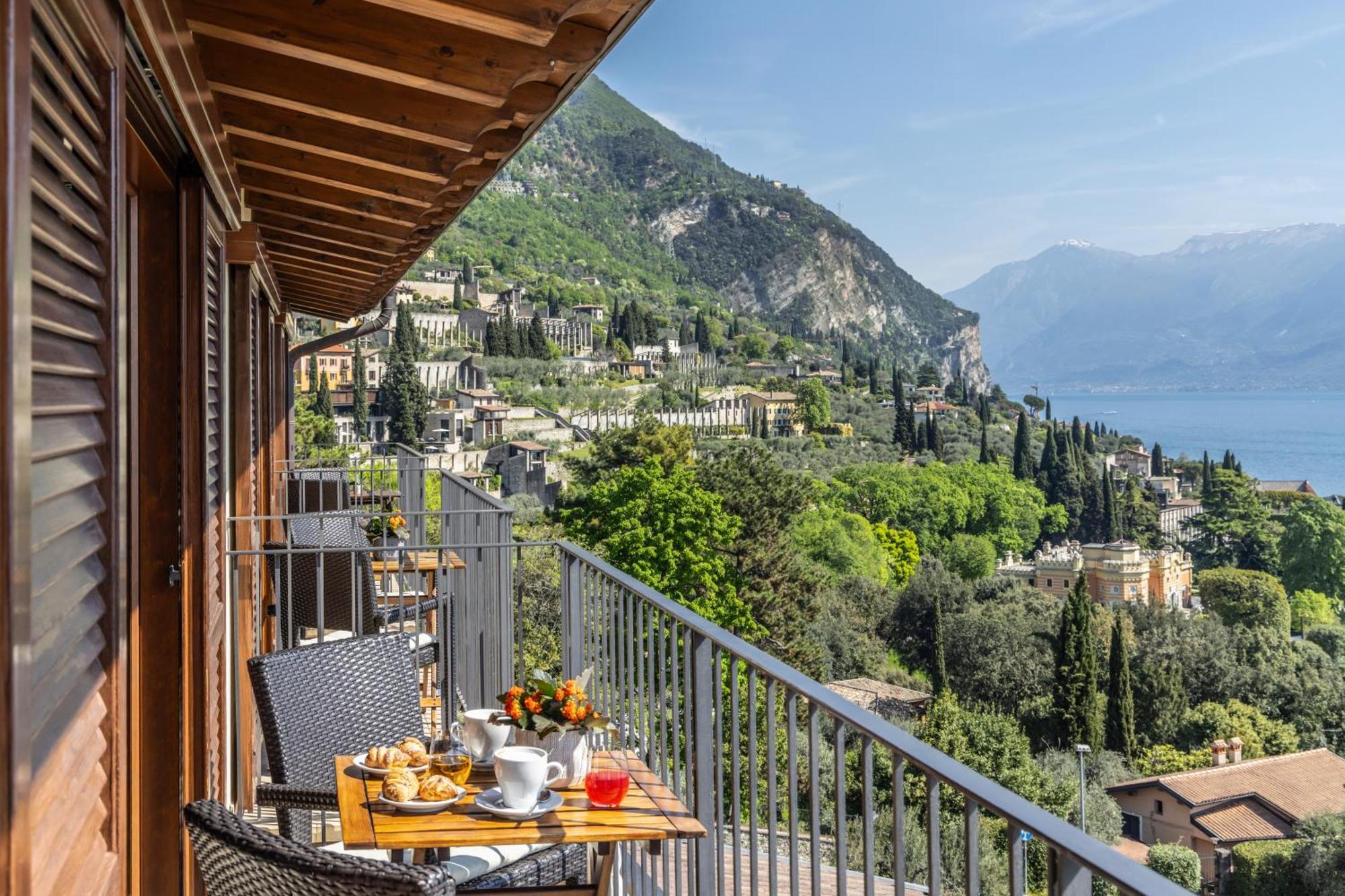 Hotel Meandro - Lake View Gargnano Exterior photo