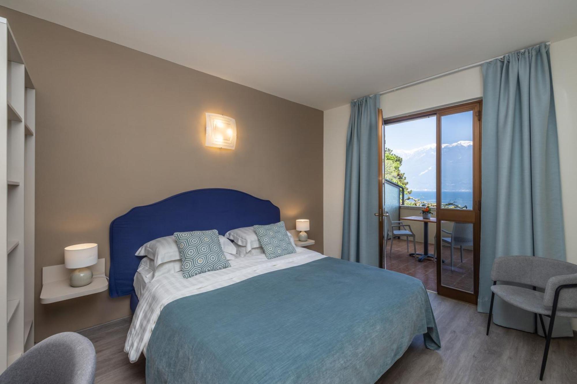 Hotel Meandro - Lake View Gargnano Exterior photo