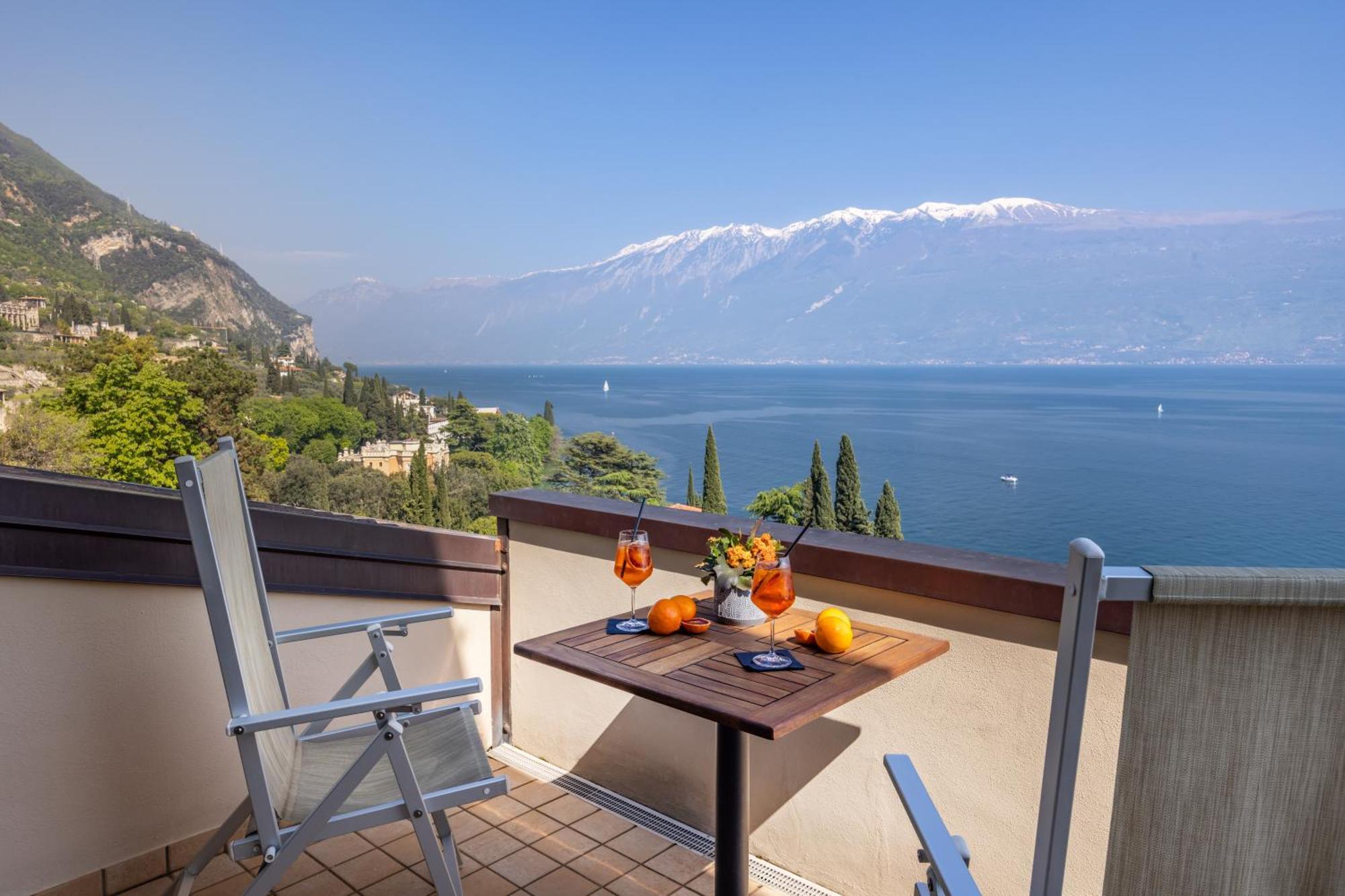 Hotel Meandro - Lake View Gargnano Exterior photo