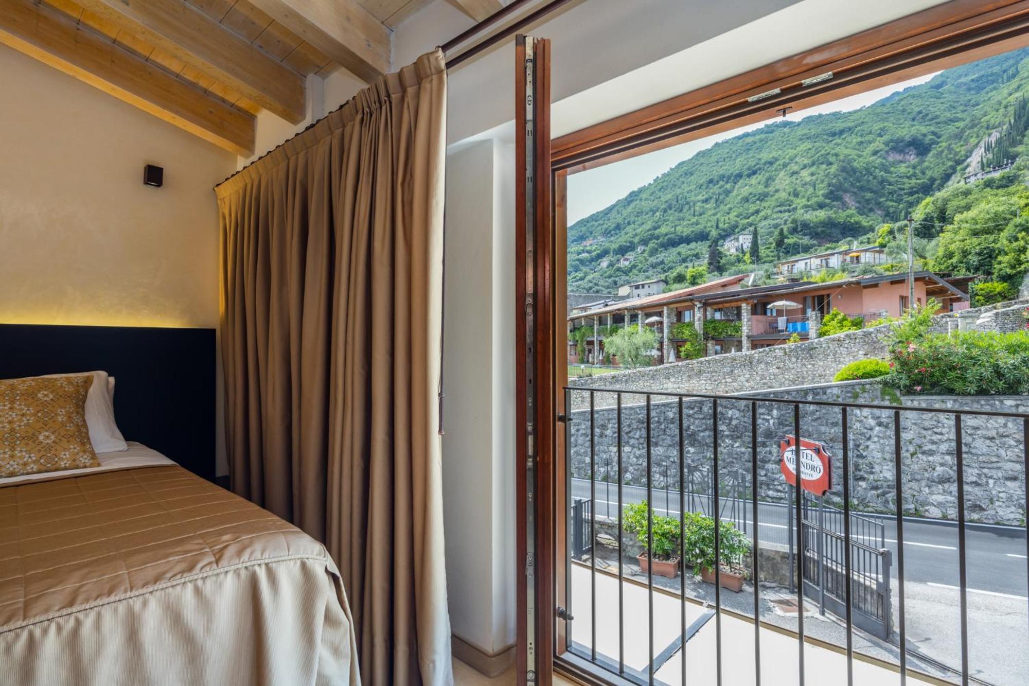 Hotel Meandro - Lake View Gargnano Room photo