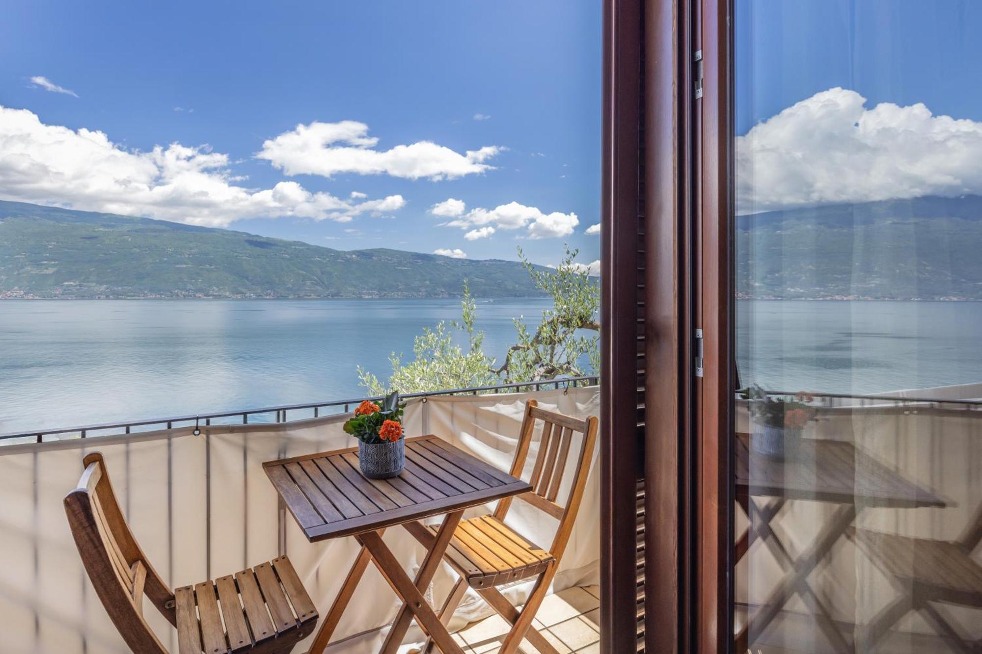 Hotel Meandro - Lake View Gargnano Room photo