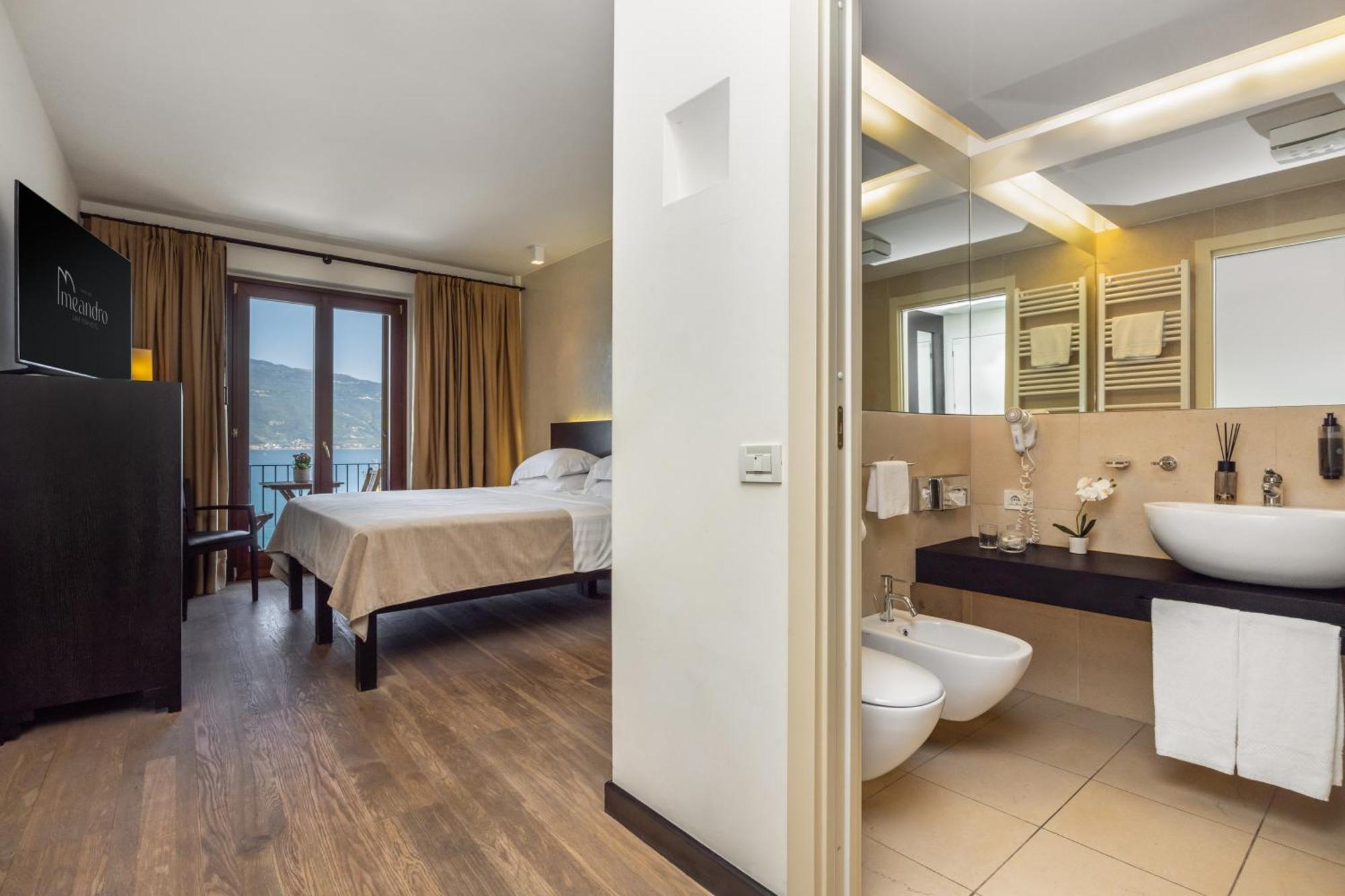 Hotel Meandro - Lake View Gargnano Exterior photo